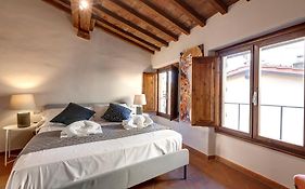 Magazzini Apartment By Mamo Florence